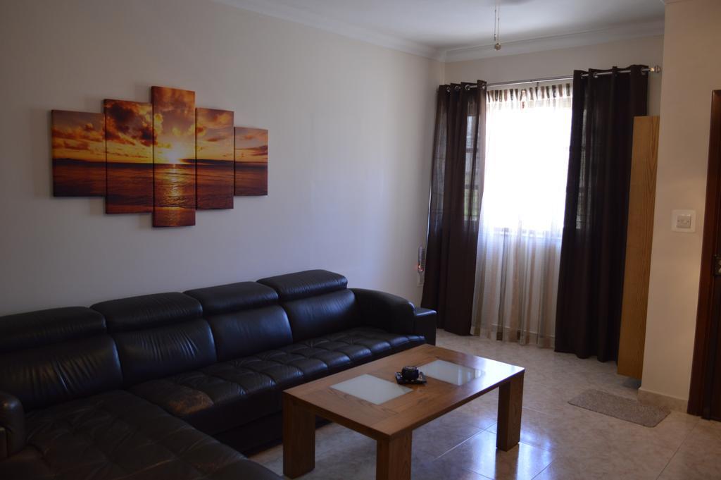 The April Maisonette Marsaskala Exterior foto